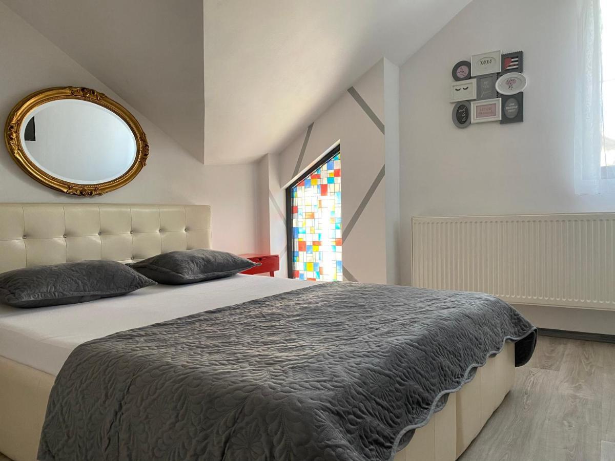 The Vintage - Wonderful Apartment In Best Location Craiova Ngoại thất bức ảnh