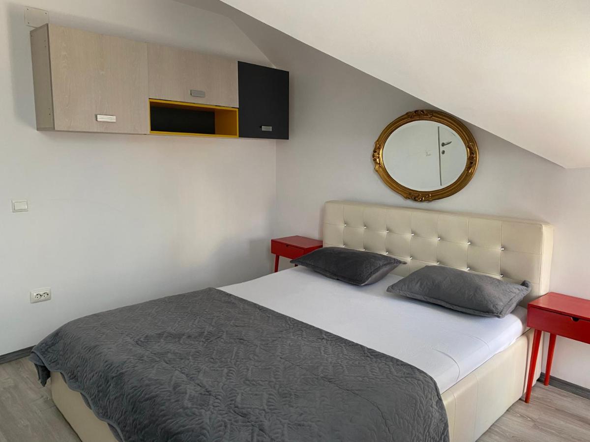 The Vintage - Wonderful Apartment In Best Location Craiova Ngoại thất bức ảnh
