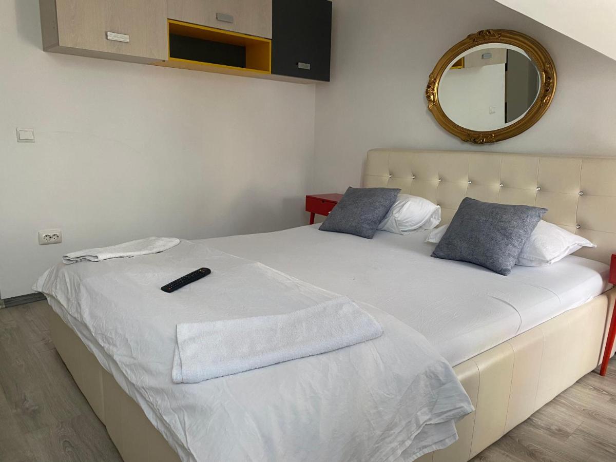 The Vintage - Wonderful Apartment In Best Location Craiova Ngoại thất bức ảnh