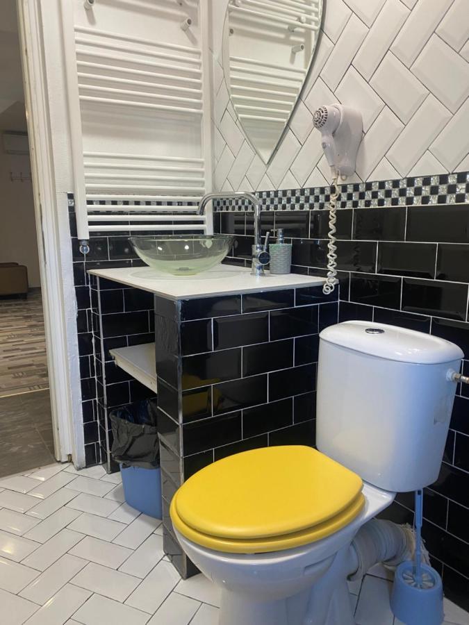 The Vintage - Wonderful Apartment In Best Location Craiova Ngoại thất bức ảnh