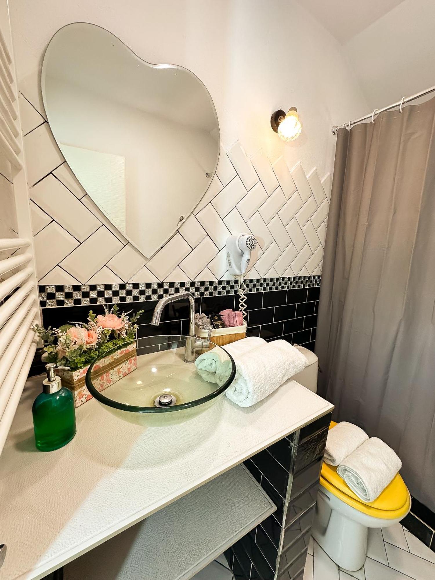 The Vintage - Wonderful Apartment In Best Location Craiova Ngoại thất bức ảnh