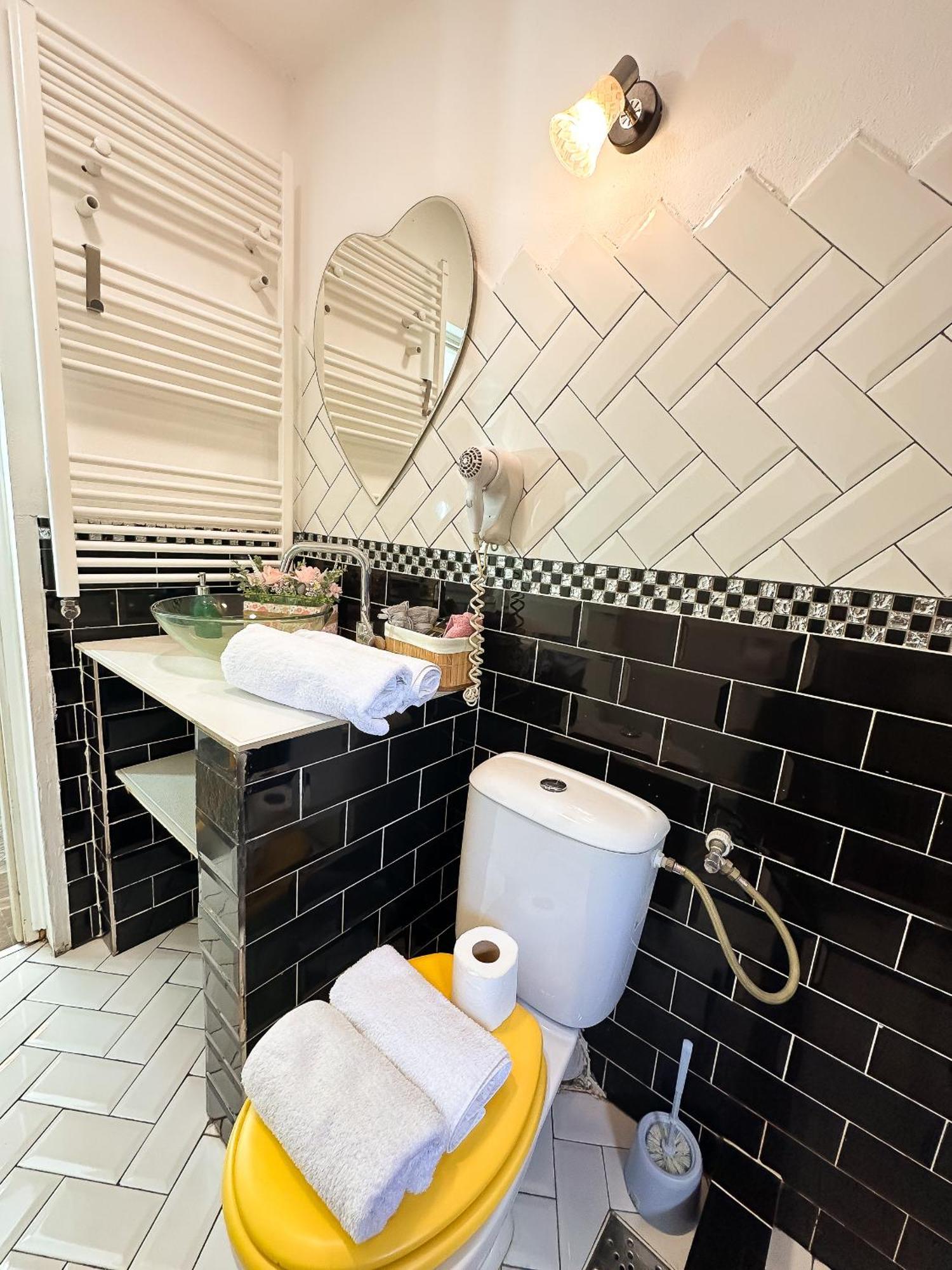 The Vintage - Wonderful Apartment In Best Location Craiova Ngoại thất bức ảnh