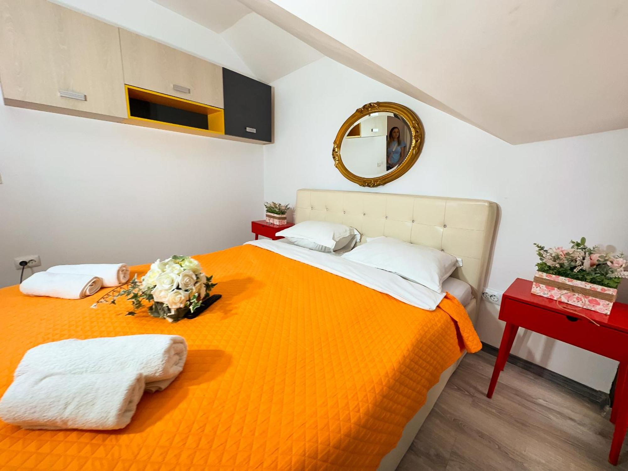 The Vintage - Wonderful Apartment In Best Location Craiova Ngoại thất bức ảnh