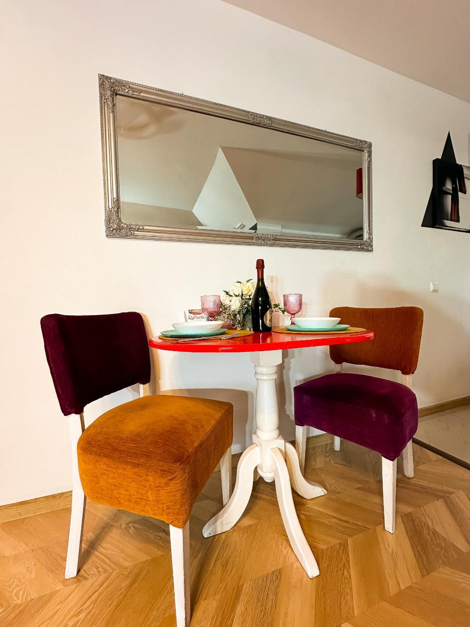 The Vintage - Wonderful Apartment In Best Location Craiova Ngoại thất bức ảnh