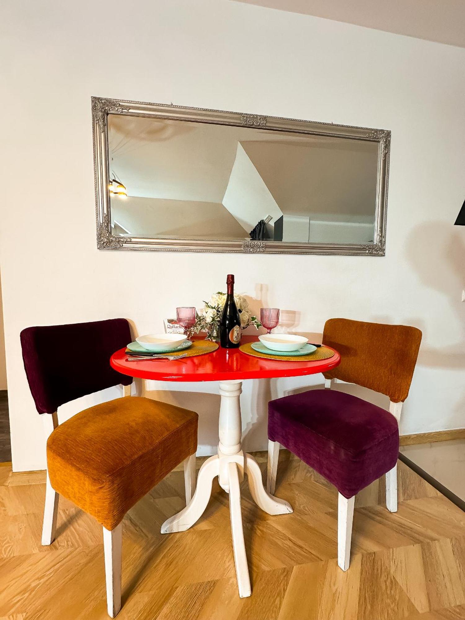 The Vintage - Wonderful Apartment In Best Location Craiova Ngoại thất bức ảnh