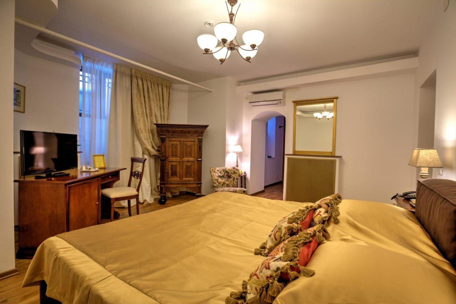 The Vintage - Wonderful Apartment In Best Location Craiova Ngoại thất bức ảnh